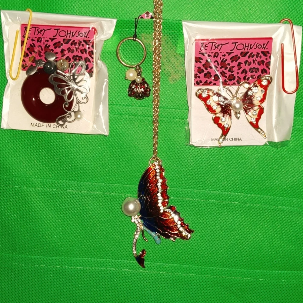 A118 😍 5 For $25 😍  Lot of Faux B J Jewelry - Picture 2 of 7
